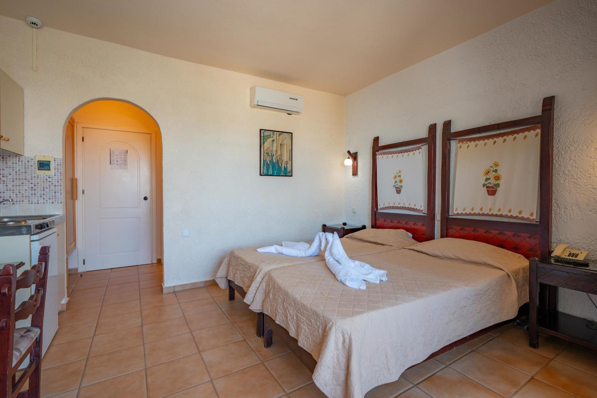 Lefkoniko Beach & Icarus Suite Apts Rethimno Eksteriør billede