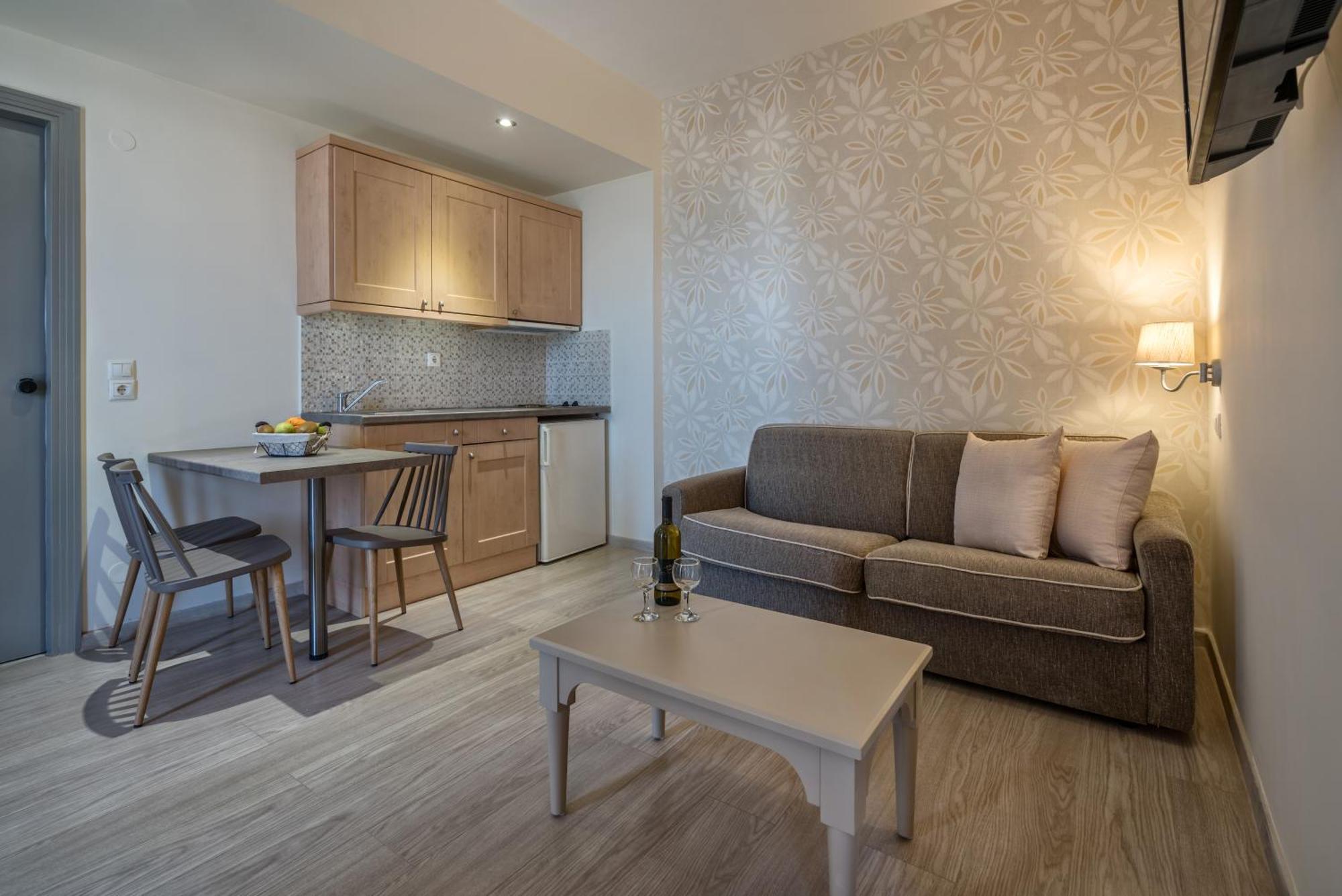 Lefkoniko Beach & Icarus Suite Apts Rethimno Eksteriør billede