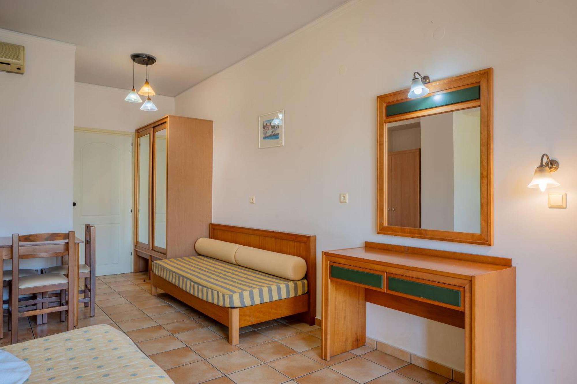 Lefkoniko Beach & Icarus Suite Apts Rethimno Eksteriør billede