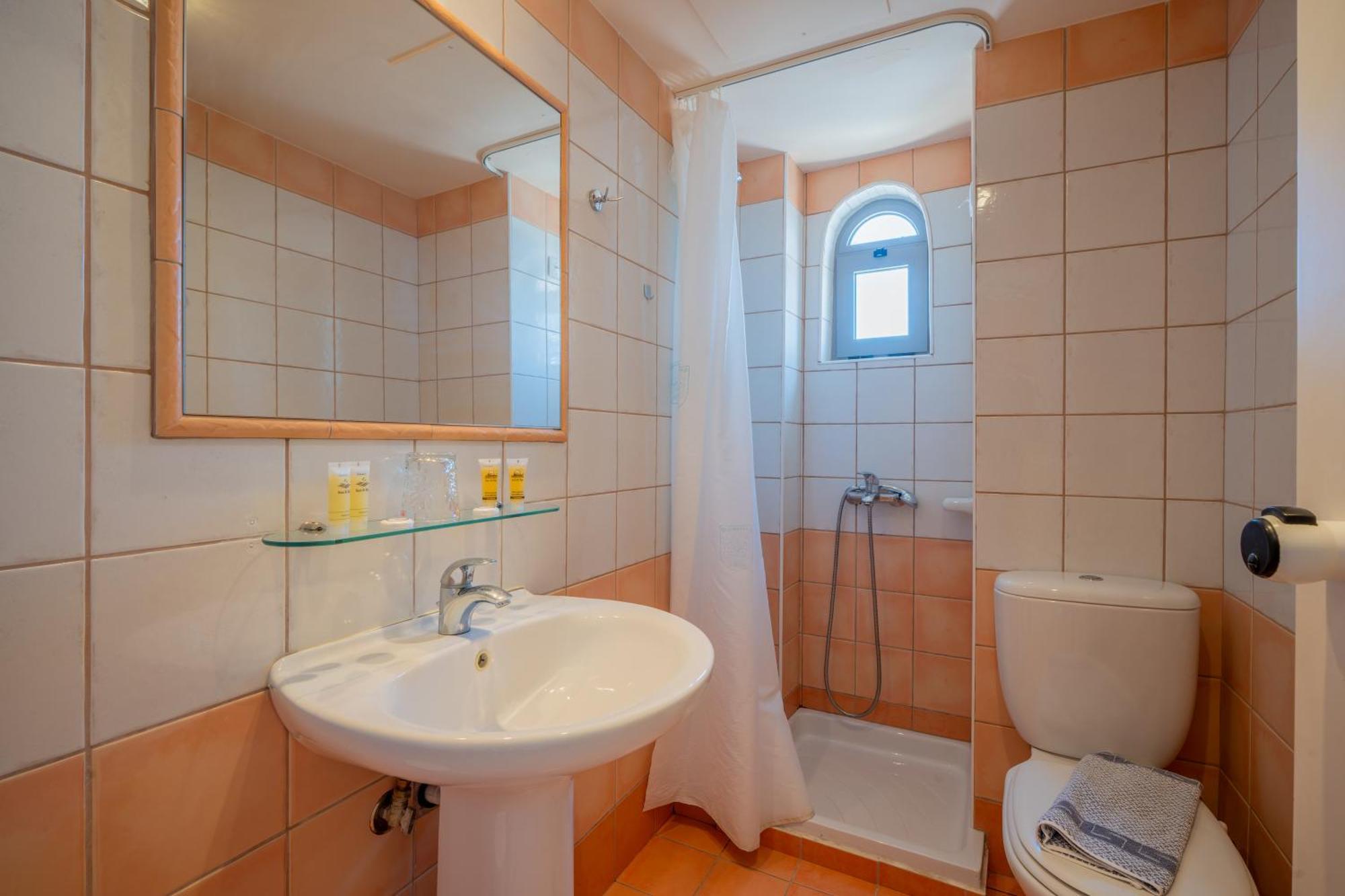 Lefkoniko Beach & Icarus Suite Apts Rethimno Eksteriør billede