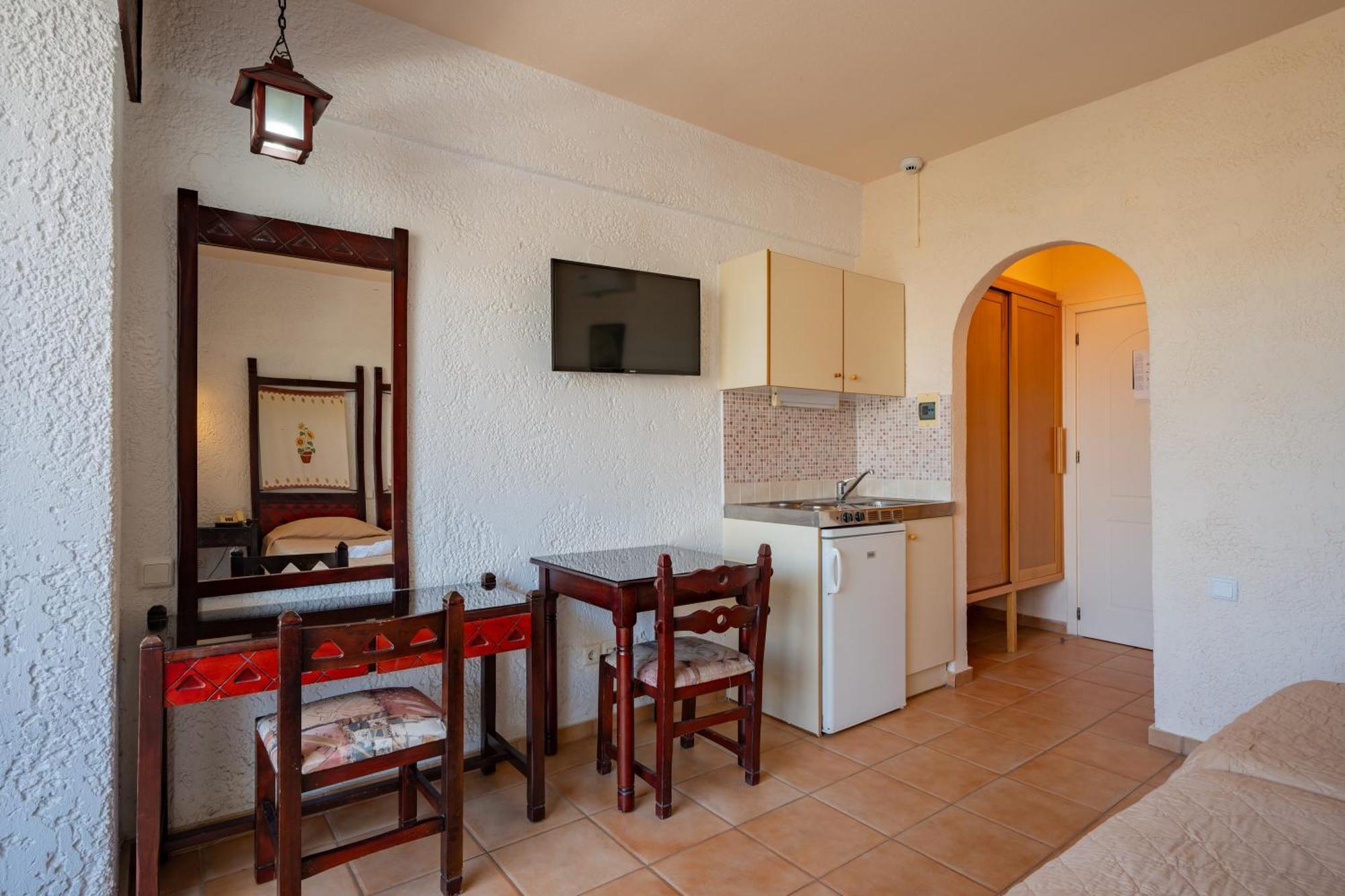 Lefkoniko Beach & Icarus Suite Apts Rethimno Eksteriør billede