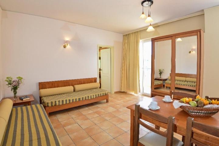 Lefkoniko Beach & Icarus Suite Apts Rethimno Eksteriør billede